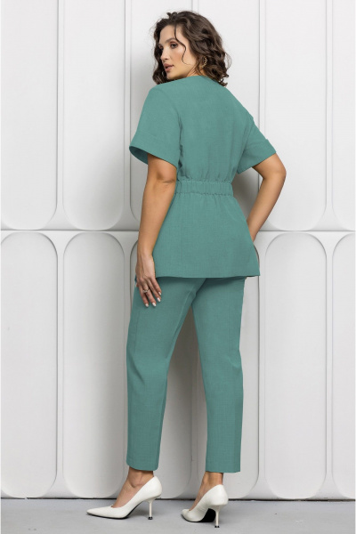 Дизайнерский брючный костюм с резинкой и скрытым поясом Gold Style 2614 изумрудный - фото 6