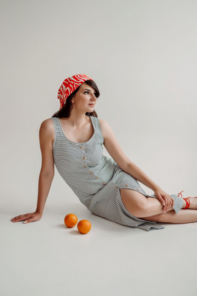 Синее трикотажное платье с металлическими пуговицами ERTANNO 2112 белый/синий - фото 12