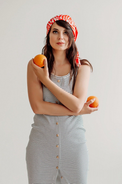 Синее трикотажное платье с металлическими пуговицами ERTANNO 2112 белый/синий - фото 6