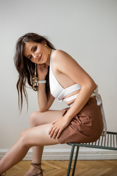 Шорты из хлопка с глубокими складками и карманами ERTANNO 2116-т табачный - фото 3