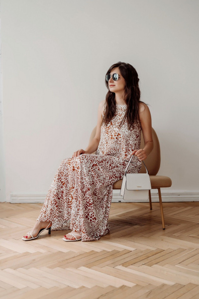 Легкое летнее платье А-силуэта из вискозы без рукавов ERTANNO 2118 молочный/коричневый - фото 6