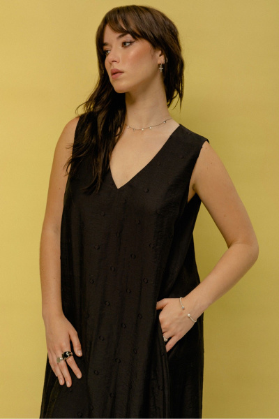 Платье трапеция из вискозы с карманами и V-вырезом JRSy 2472 черный_горох - фото 2