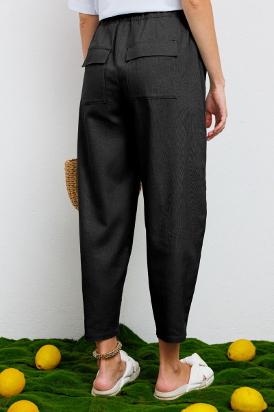 Черные льняные брюки по косточку с накладными карманами KOKOdea 6.11.1 черный - фото 4