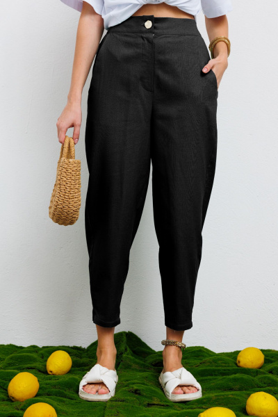 Черные льняные брюки по косточку с накладными карманами KOKOdea 6.11.1 черный - фото 3