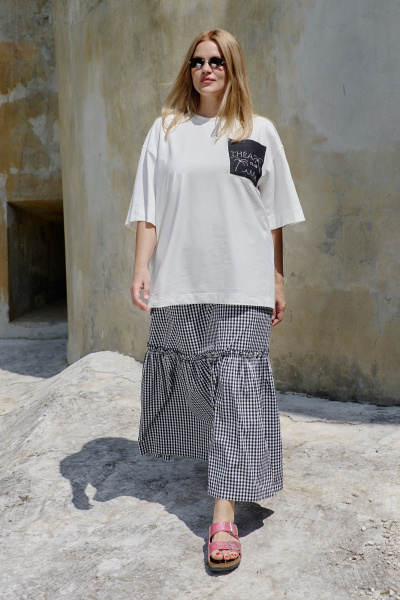 Оверсайз футболка с контрастным накладным карманом из хлопка THÉA club 3004 молочный - фото 12