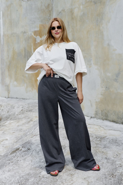 Оверсайз футболка с контрастным накладным карманом из хлопка THÉA club 3004 молочный - фото 7