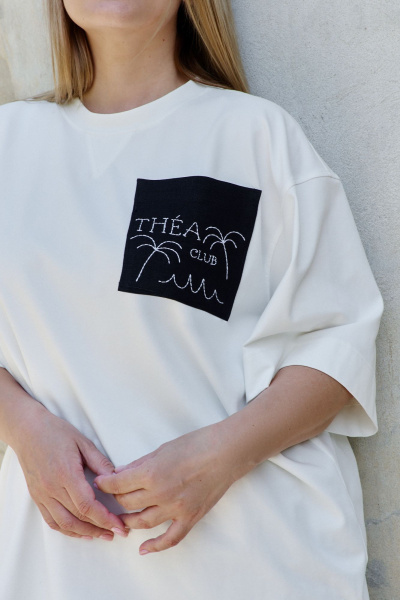 Оверсайз футболка с контрастным накладным карманом из хлопка THÉA club 3004 молочный - фото 3