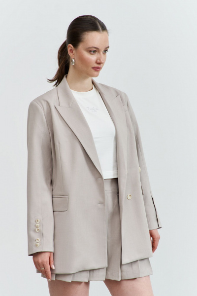 Жакет из костюмной ткани с застежкой на роговые пуговицы THÉA club 4001 жемчужно-серый - фото 16