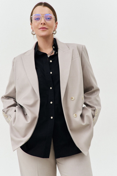 Жакет из костюмной ткани с застежкой на роговые пуговицы THÉA club 4001 жемчужно-серый - фото 12