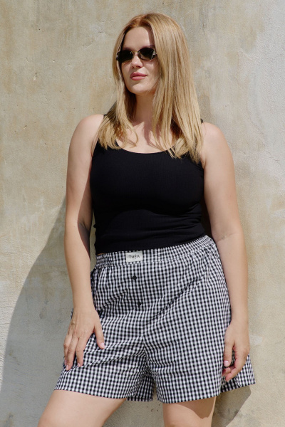 Шорты расширенного силуэта из легкого текстиля с разрезами THÉA club 5007 черно-белая_клетка - фото 1