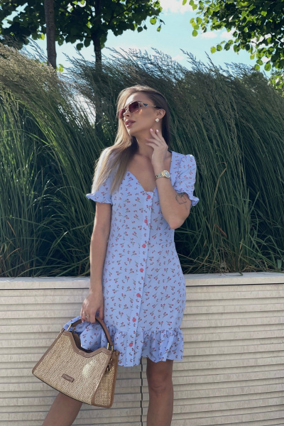 Платье короткое с цветочным принтом и фигурным вырезом Skipper Design 4466 голубой - фото 1