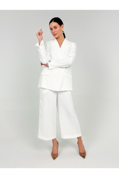 Классический деловой костюм жакет и кюлоты из текстиля DEVITA 5016 белый - фото 11