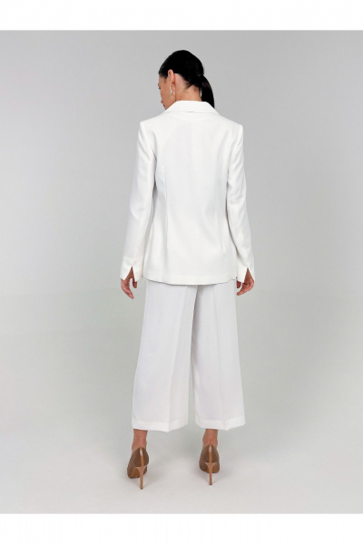 Классический деловой костюм жакет и кюлоты из текстиля DEVITA 5016 белый - фото 3