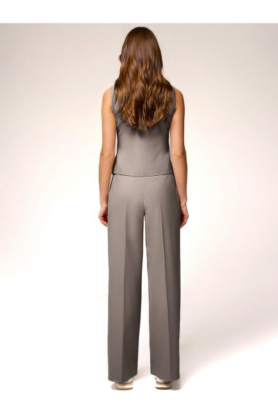 Пиджак-костюм из текстильной ткани с рельефными швами DEVITA 4010 капучино - фото 4