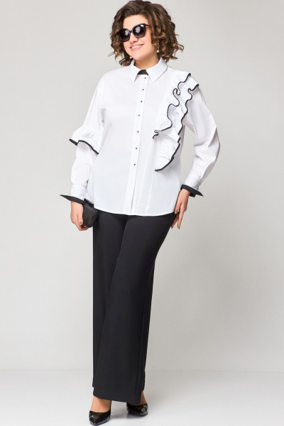 Белая блузка из хлопка с асимметричным подрезом и рюшей EVA GRANT 7136-1 белый+черный - фото 5