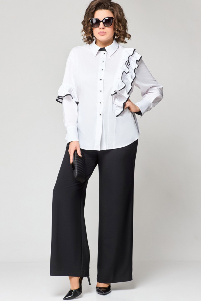 Белая блузка из хлопка с асимметричным подрезом и рюшей EVA GRANT 7136-1 белый+черный - фото 2