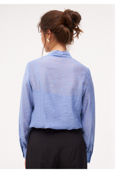 Блуза из вискозы с бантом и воротником стойкой KaVaRi 4016 голубой - фото 2