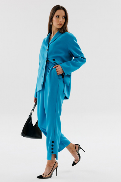 Костюм жилет и брюки с асимметричным низом NikVa 566-1 голубой - фото 5