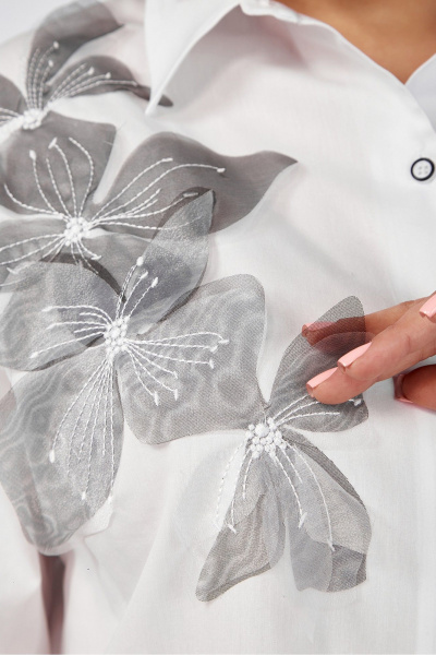 Деловая белая блузка с ушитыми складками и вышивкой Jurimex 3156 - фото 6