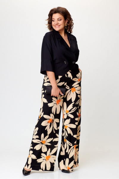 Костюм из вискозных брюк и жакета с лацканами и поясом Michel chic 1375 черный,ромашка - фото 2