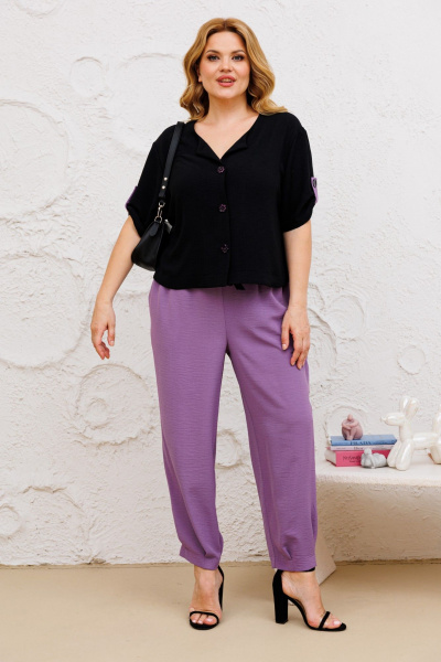 Блуза с V-образным вырезом и брючный костюм с брюками-шароварами Michel chic 1382 черный,сирень - фото 2