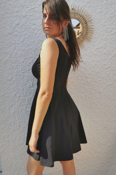 Классическое короткое приталенное платье без рукавов ERTANNO 2218-Ч - фото 3