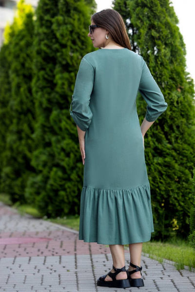 Зеленое летнее макси платье из льна с сборкой и карманами Gold Style 2657 изумруд - фото 8