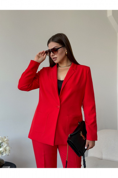 Летний деловой костюм из вискозы: жакет и брюки с талевыми вытачками Dilana VIP 2056/1 красный - фото 4