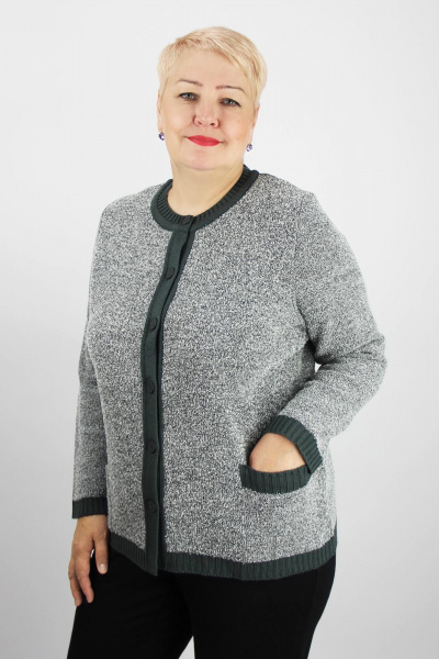 Серый вязаный жакет с карманами и пуговицами на демисезон Полесье С2807-23 4С0757-Д43 158,164 черный+снежок+черный - фото 1
