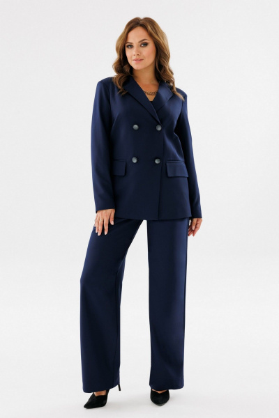 Деловой костюм бант и карманы с прорезными деталями LadisLine 1513 темно-синий - фото 3