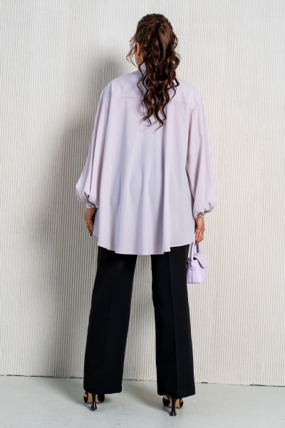 Деловая блуза с воротником аскот и пышными рукавами Aira Style 24-052 сирень - фото 11
