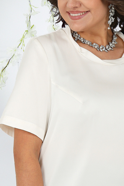 Деловой брючный костюм с жакетом и блузкой из текстиля Ninele 7465 синий - фото 7