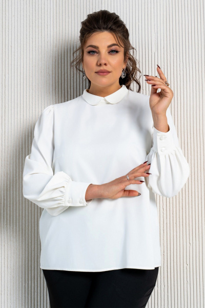 Деловой комплект блузы и брюк с струящейся тканью Aira Style 24-211 молочно-черный - фото 6