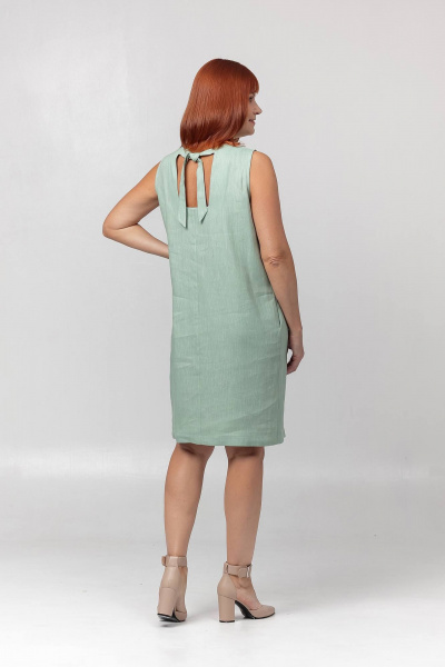 Зеленое платье бочонкового кроя с карманами и вырезом Соджи 627 зеленый - фото 7