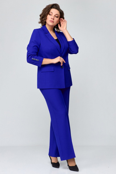 Двухпредметный костюм с жакетом и брюками из текстиля Мишель стиль 1177 кобальт - фото 6
