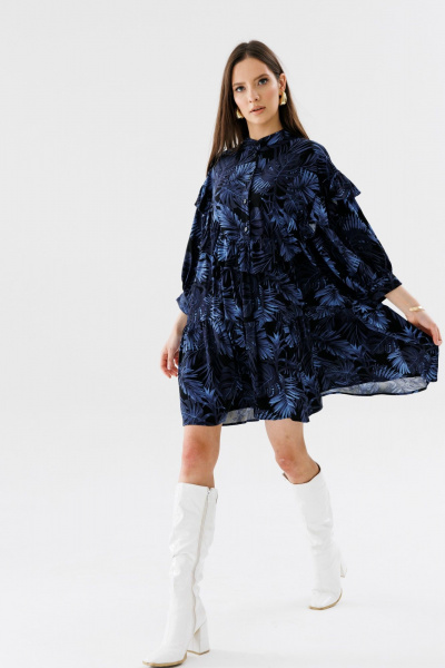 Демисезонное платье А-силуэта с рюшей и сборками NikVa 700-2 листья_индиго - фото 3