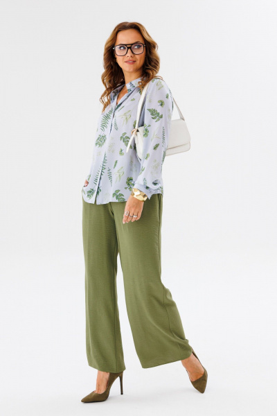 Костюм из англ. ткани с рубашкой и брюками свободного кроя Anastasia 1140.1 серо-голубой/олива - фото 7