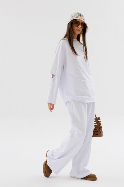 Джемпер свободного кроя с вязаным декором NikVa 704-3 молоко - фото 5