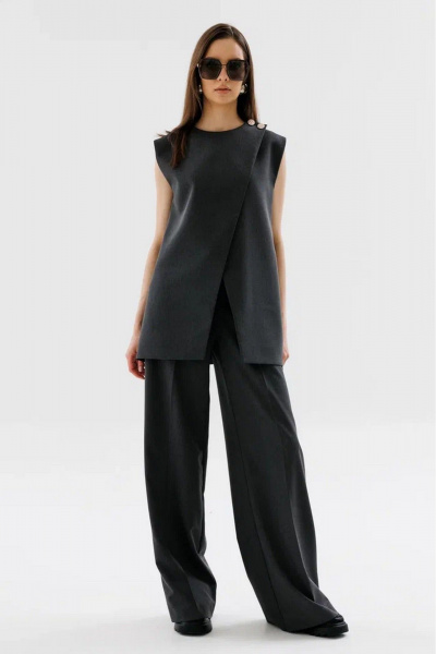 Демисезонный жилет на запах с полукруглым вырезом NikVa 723-1 графит - фото 10