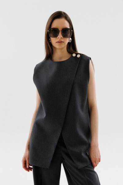 Демисезонный жилет на запах с полукруглым вырезом NikVa 723-1 графит - фото 1