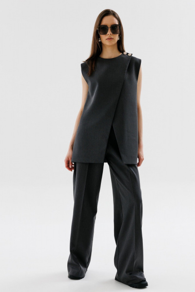 На каждый день костюм 2 предмета из текстиля с жилетом и брюками NikVa 725-1 графит - фото 3