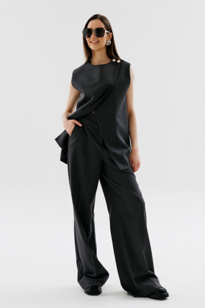 На каждый день костюм 2 предмета из текстиля с жилетом и брюками NikVa 725-1 графит - фото 1