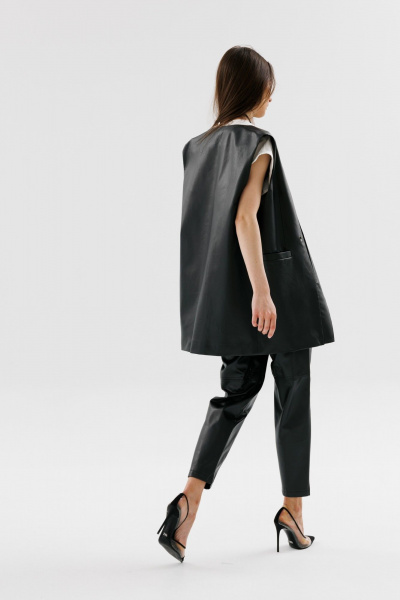 На каждый день костюм 3 предмета из экокожи с жилетом, брюками и галстуком NikVa 732-1 чёрный - фото 5