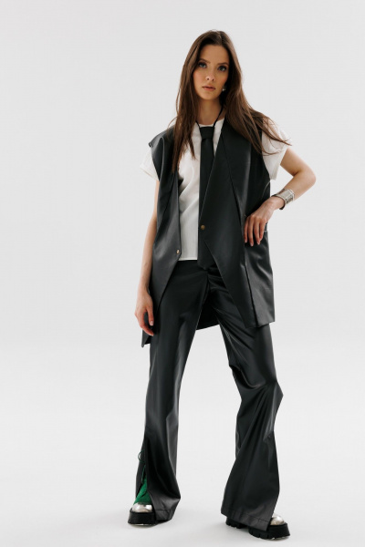 На каждый день костюм 3 предмета из экокожи с жилетом, брюками и галстуком NikVa 734-1 чёрный - фото 3