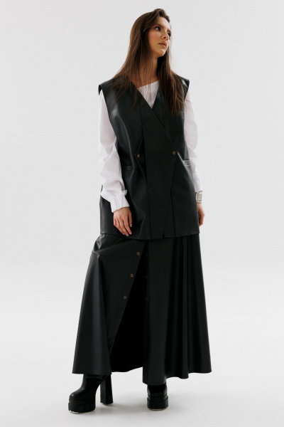 Демисезонный костюм 2 предмета из экокожи с юбкой и жилетом NikVa 741-1 чёрный - фото 2