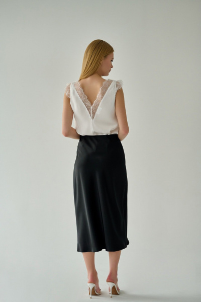 Белая шелковистая блузка с кружевом и комфортным прямым кроем Мастер Мод 854ас молочный - фото 5