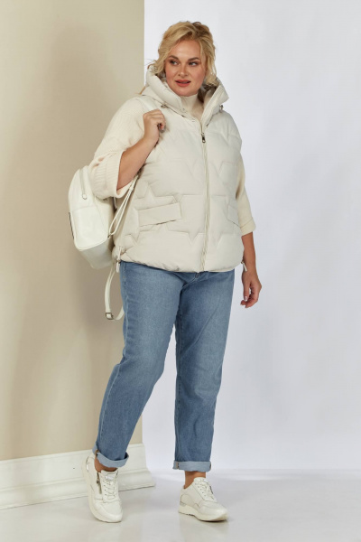 Демисезонная жилетка на молнии с капюшоном и прорезными карманами Shetti 2153 молочный - фото 4