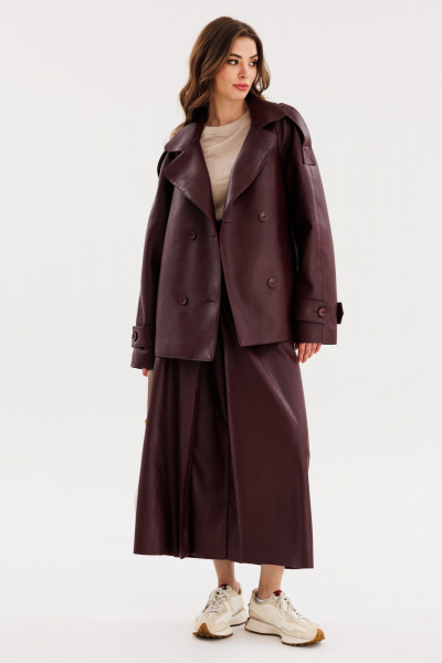 Юбка из экокожи А-образная миди с карманами и складками EOLA 2691 бордовый - фото 4