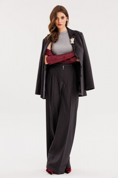 Брюки полоска из костюмной ткани с карманами демисезон EOLA 2725 графит_ полоска - фото 7