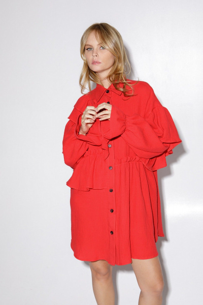 Круглогодичное платье-рубашка с воланами и длинными рукавами PiRS 5169 красный - фото 3
